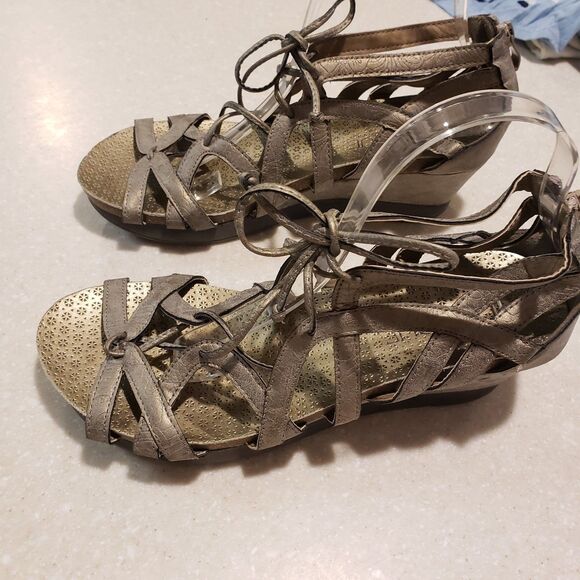 Corkys Boutique LACE Metallic Gunmetal Silver Wedge Gladiator Sandals Womens 10 - Picture 4 of 6